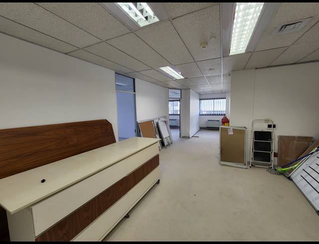 324M² OFFICE TO LET IN PINELANDS